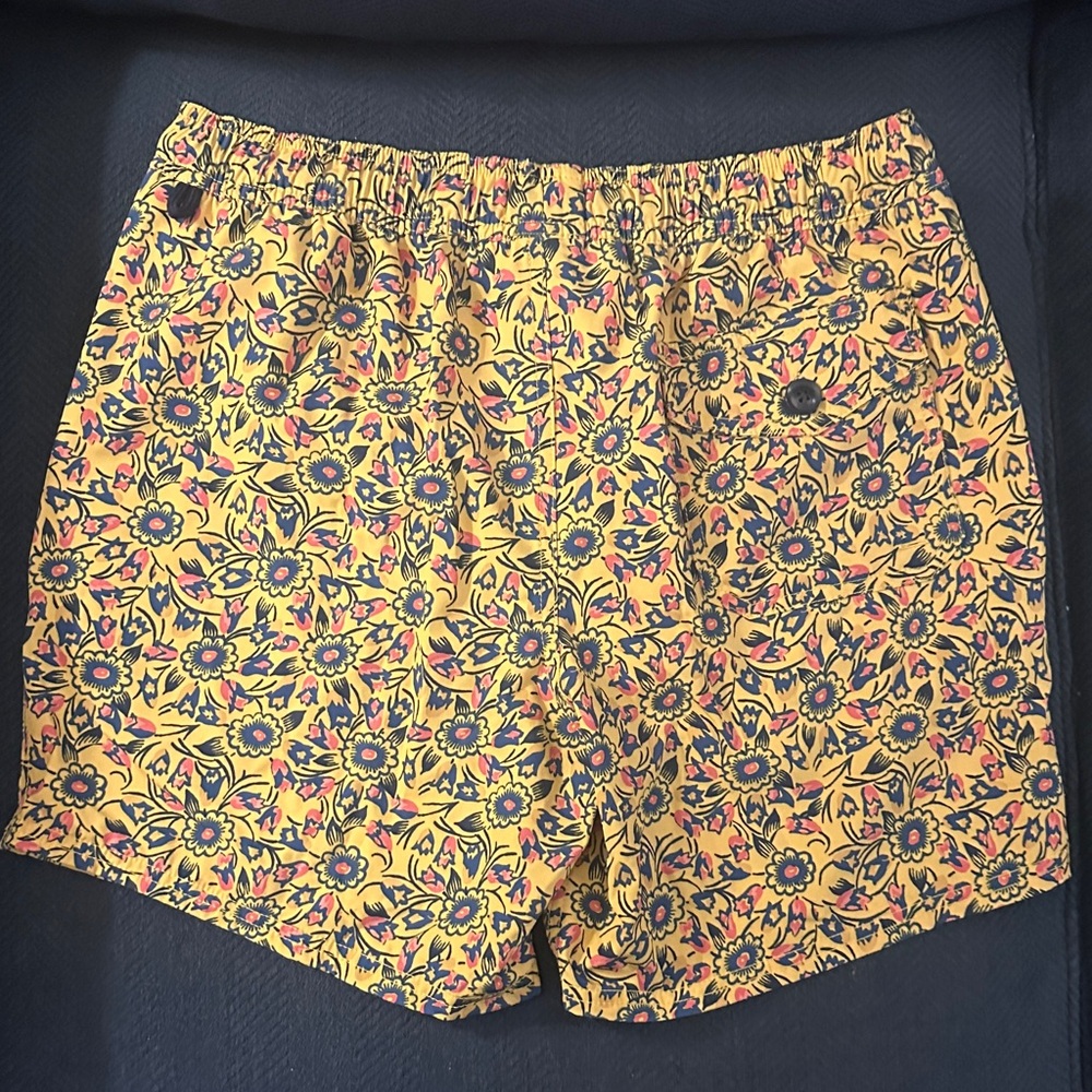 J. Crew Men's Floral Swim Trunks - Yellow and Blue | Medium - Picture 4 of 7